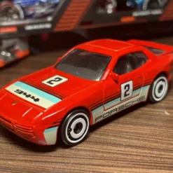 Hot_Wheels_Porsche_944_Turbo.webp