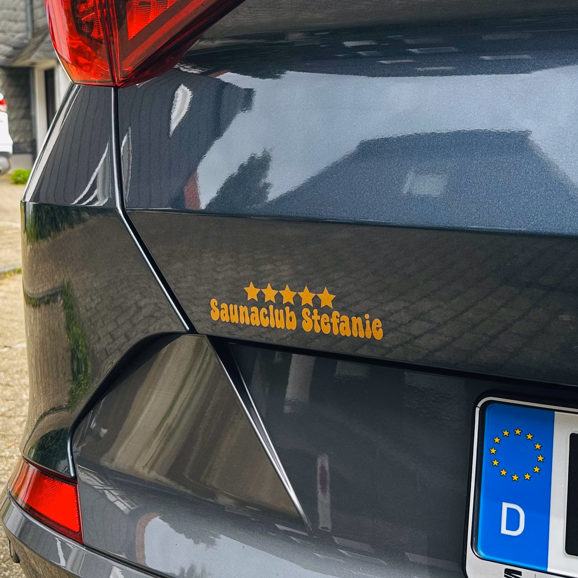 Vinyl-Sticker "Saunaclub Stefanie" Aufkleber – Bild 2