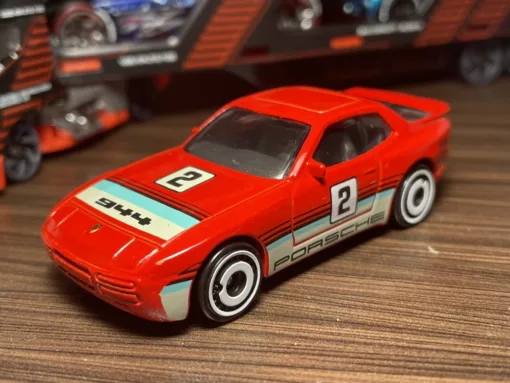 Hot_Wheels_Porsche_944_Turbo.webp